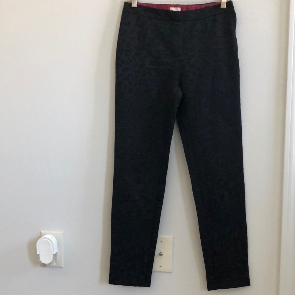 H&M BLACK EMBOSSED DESIGN PANTS SIZE 4